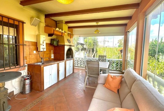 Venta - Chalet Independiente -
Cabo Roig - Costa Blanca