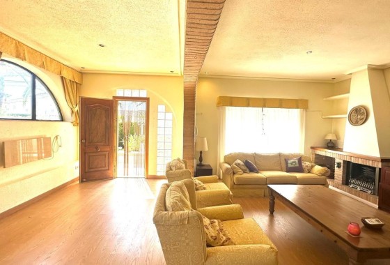 Venta - Chalet Independiente -
Cabo Roig - Costa Blanca