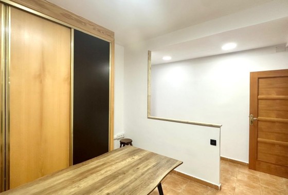 Wiederverkauf - Wohnung / Apartment -
Torrevieja