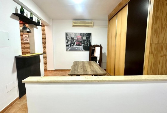 Wiederverkauf - Wohnung / Apartment -
Torrevieja