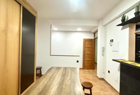 Wiederverkauf - Wohnung / Apartment -
Torrevieja