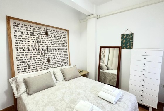 Wiederverkauf - Wohnung / Apartment -
Torrevieja
