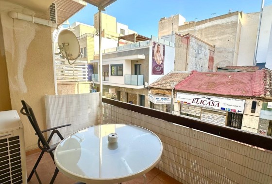 Wiederverkauf - Wohnung / Apartment -
Torrevieja