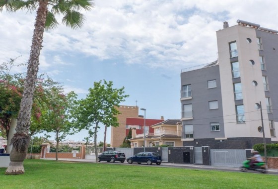 Resale - Wohnung / Appartement -
Torrevieja - Estacion de autobuses