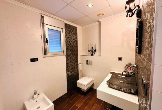 Resale - Wohnung / Appartement -
Torrevieja - Estacion de autobuses