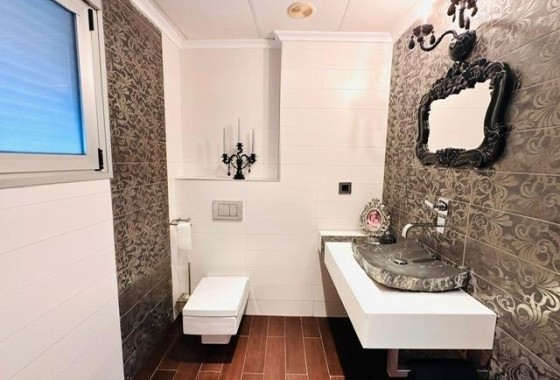 Resale - Wohnung / Appartement -
Torrevieja - Estacion de autobuses