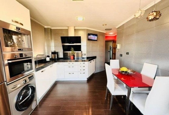 Resale - Wohnung / Appartement -
Torrevieja - Estacion de autobuses
