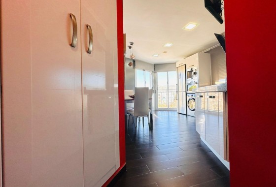 Resale - Wohnung / Appartement -
Torrevieja - Estacion de autobuses