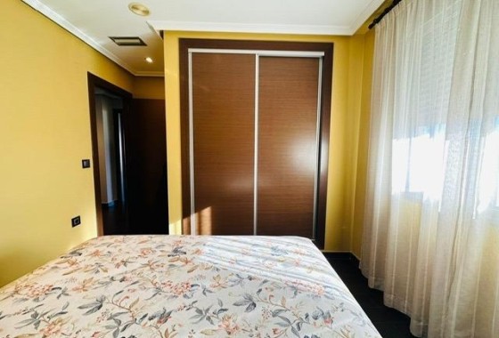 Resale - Wohnung / Appartement -
Torrevieja - Estacion de autobuses