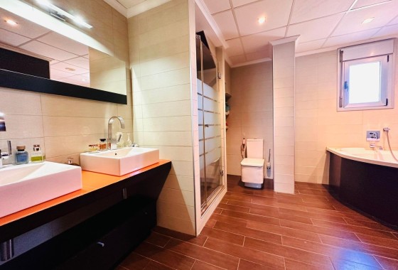 Resale - Wohnung / Appartement -
Torrevieja - Estacion de autobuses