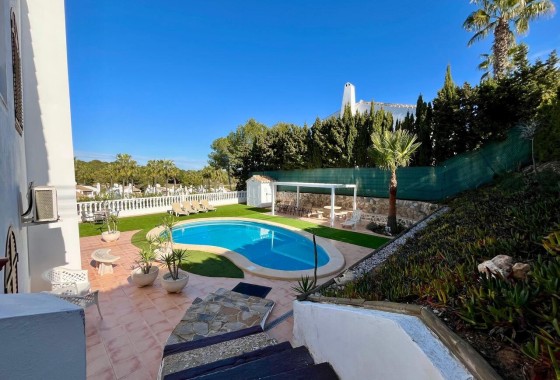 Venta - Chalet Independiente -
Villamartín - Costa Blanca