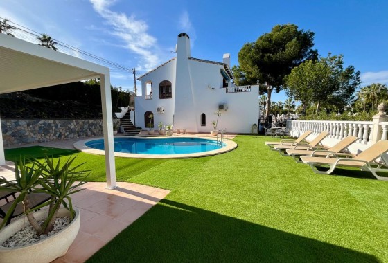 Venta - Chalet Independiente -
Villamartín - Costa Blanca
