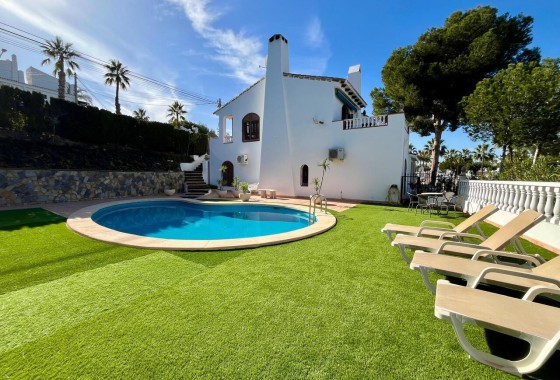 Venta - Chalet Independiente -
Villamartín - Costa Blanca