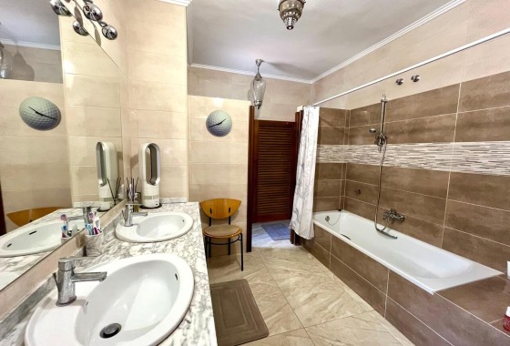Venta - Chalet Independiente -
Villamartín - Costa Blanca