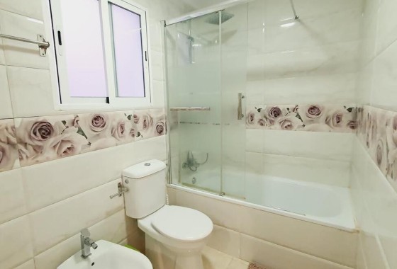 Herverkoop - Appartement / Flat -
Torrevieja - Center