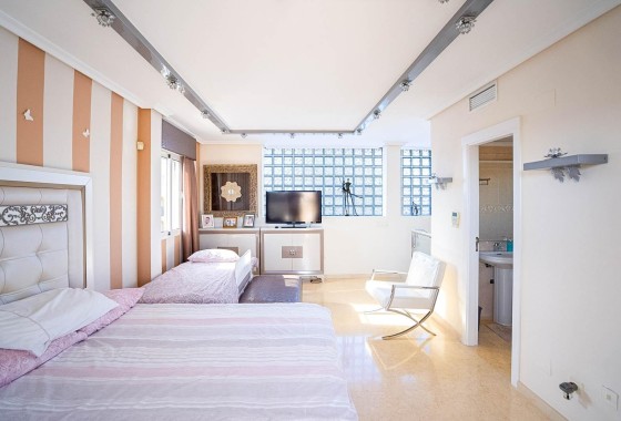 Sprzedaż - Willa wolnostojąca -
Torrevieja - Torre la mata