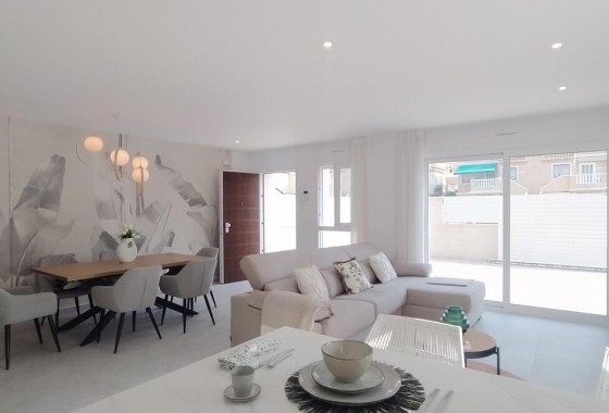 Revente - Appartement -
Torrevieja - Torreblanca