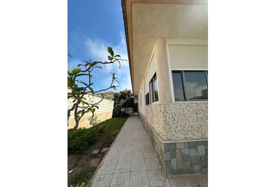 Sale - Detached Villa -
Los Alcazares - Las Lomas Del Rame-bahía Bella