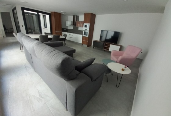 Revente - Villa Individuelle -
San Miguel de Salinas - Inland