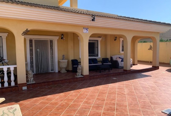 Sprzedaż - Willa wolnostojąca -
Torrevieja - Los Balcones