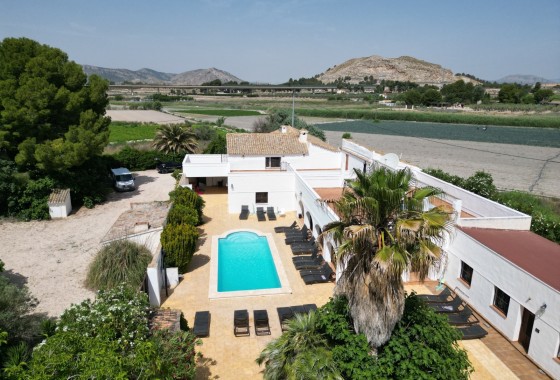 Herverkoop - Vrijstaande Villa -
Villena - Inland