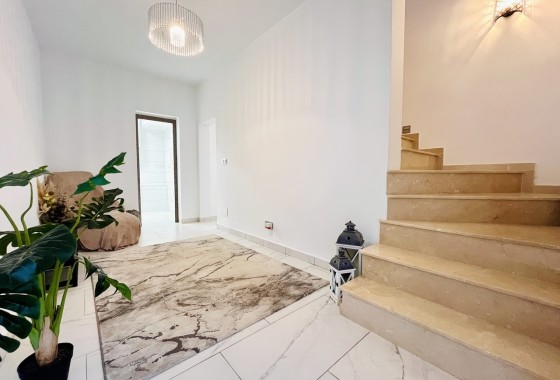 Resale - Freistehende Villa -
San Miguel de Salinas - Inland
