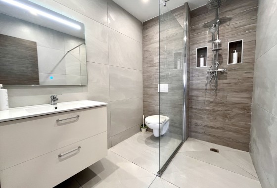 Resale - Freistehende Villa -
San Miguel de Salinas - Inland