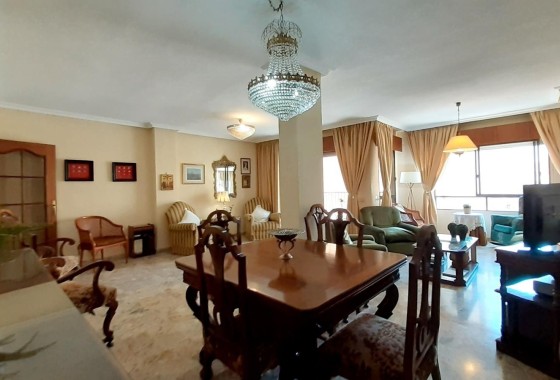Resale - Wohnung / Appartement -
Torrevieja