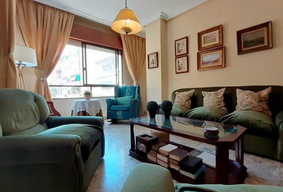 Resale - Wohnung / Appartement -
Torrevieja