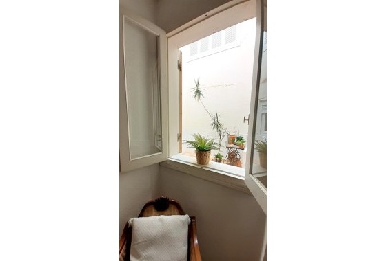 Resale - Wohnung / Appartement -
Torrevieja