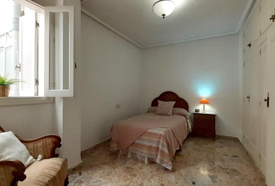 Resale - Wohnung / Appartement -
Torrevieja