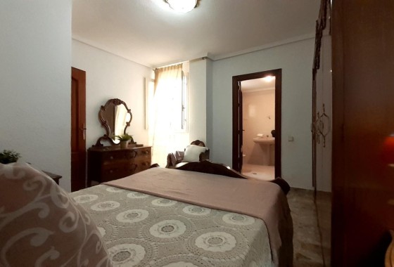 Resale - Wohnung / Appartement -
Torrevieja