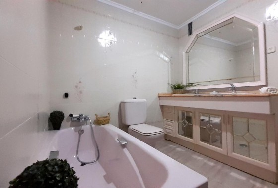 Resale - Wohnung / Appartement -
Torrevieja