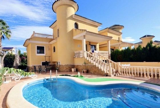Herverkoop - Halfvrijstaande villa -
Villamartín