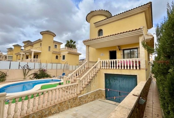 Herverkoop - Halfvrijstaande villa -
Villamartín