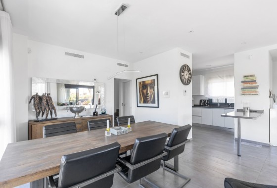 Resale - Freistehende Villa -
Torrevieja - Rosaleda