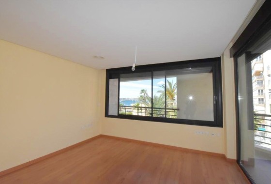 Sprzedaż - Apartament / Mieszkanie -
Torrevieja - Centro - Muelle Pesquero