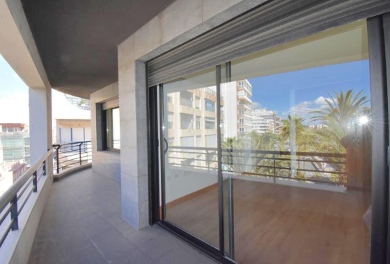 Sprzedaż - Apartament / Mieszkanie -
Torrevieja - Centro - Muelle Pesquero