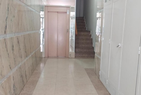 Sprzedaż - Apartament / Mieszkanie -
Torrevieja - CENTRE