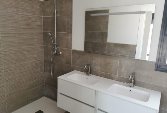Resale - Freistehende Villa -
Pinoso - Inland