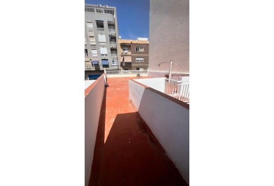 Resale - Stadthaus -
Torrevieja - Estacion de autobuses