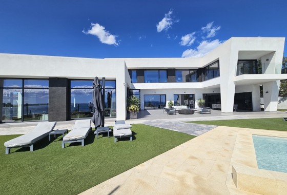 Venta - Chalet Independiente -
Cabo Roig - Costa Blanca