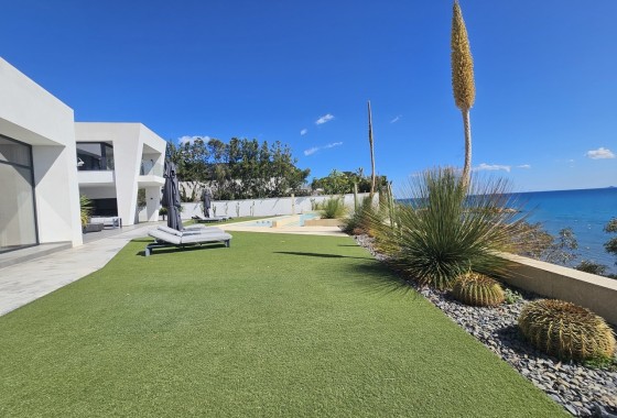Venta - Chalet Independiente -
Cabo Roig - Costa Blanca