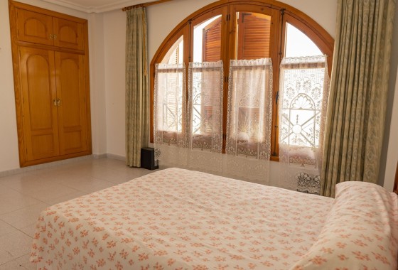 Sprzedaż - Apartament / Mieszkanie -
Torrevieja - Playa del Cura