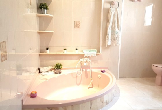 Sprzedaż - Apartament / Mieszkanie -
Torrevieja - Playa del Cura