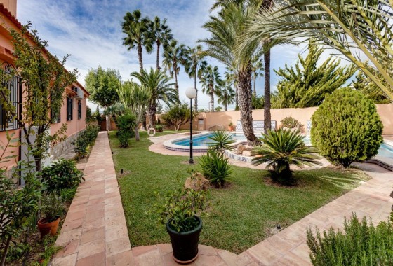 Herverkoop - Vrijstaande Villa -
Torrevieja - San Luis