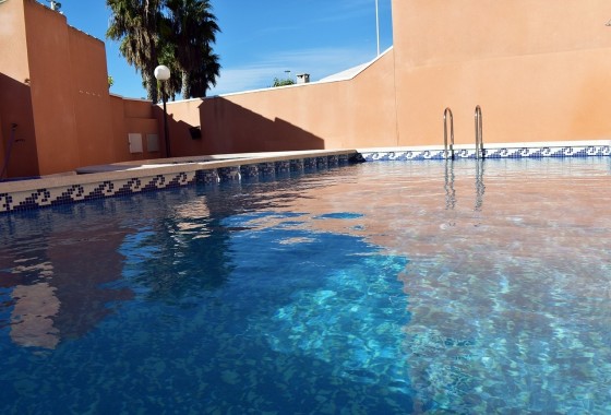Venta - Casa de pueblo -
Torrevieja