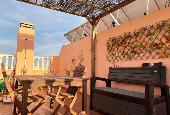 Venta - Casa de pueblo -
Torrevieja