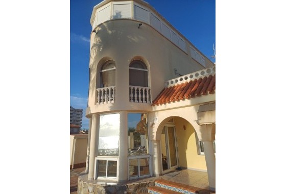 Herverkoop - Vrijstaande Villa -
La Manga del Mar Menor - VENEZIOLA