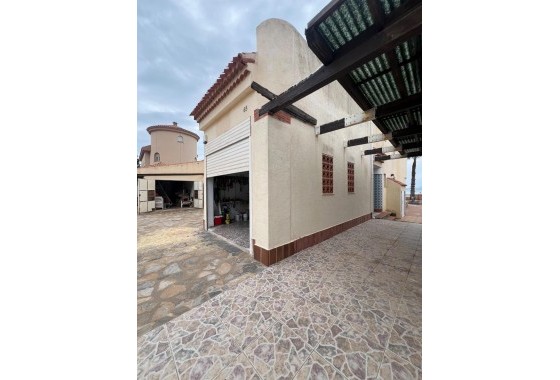 Herverkoop - Vrijstaande Villa -
La Manga del Mar Menor - VENEZIOLA